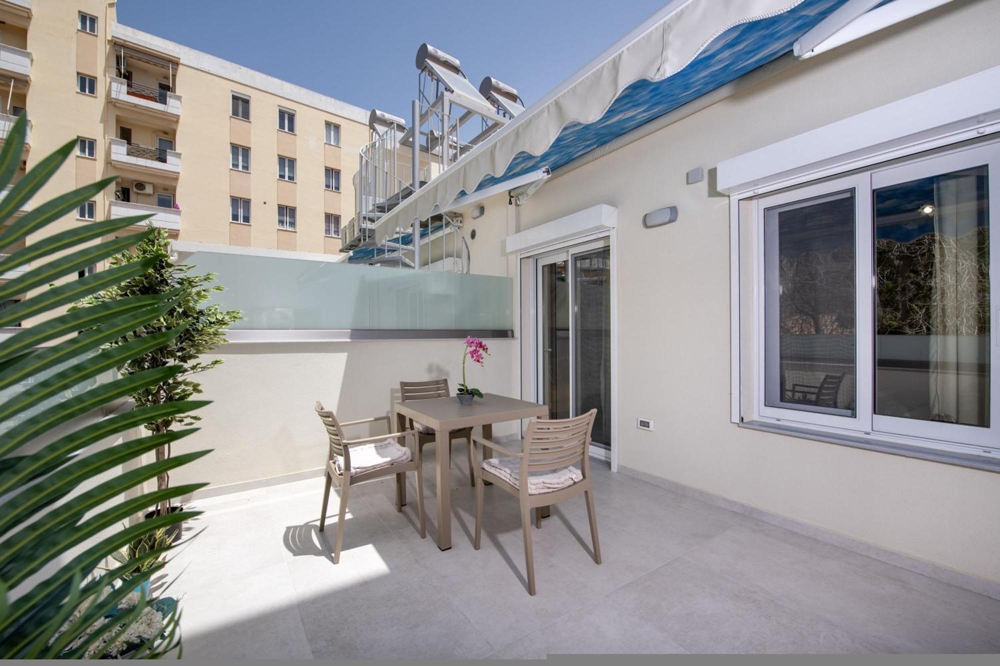 Cherry Central Luxury Suites Chania  Bagian luar foto