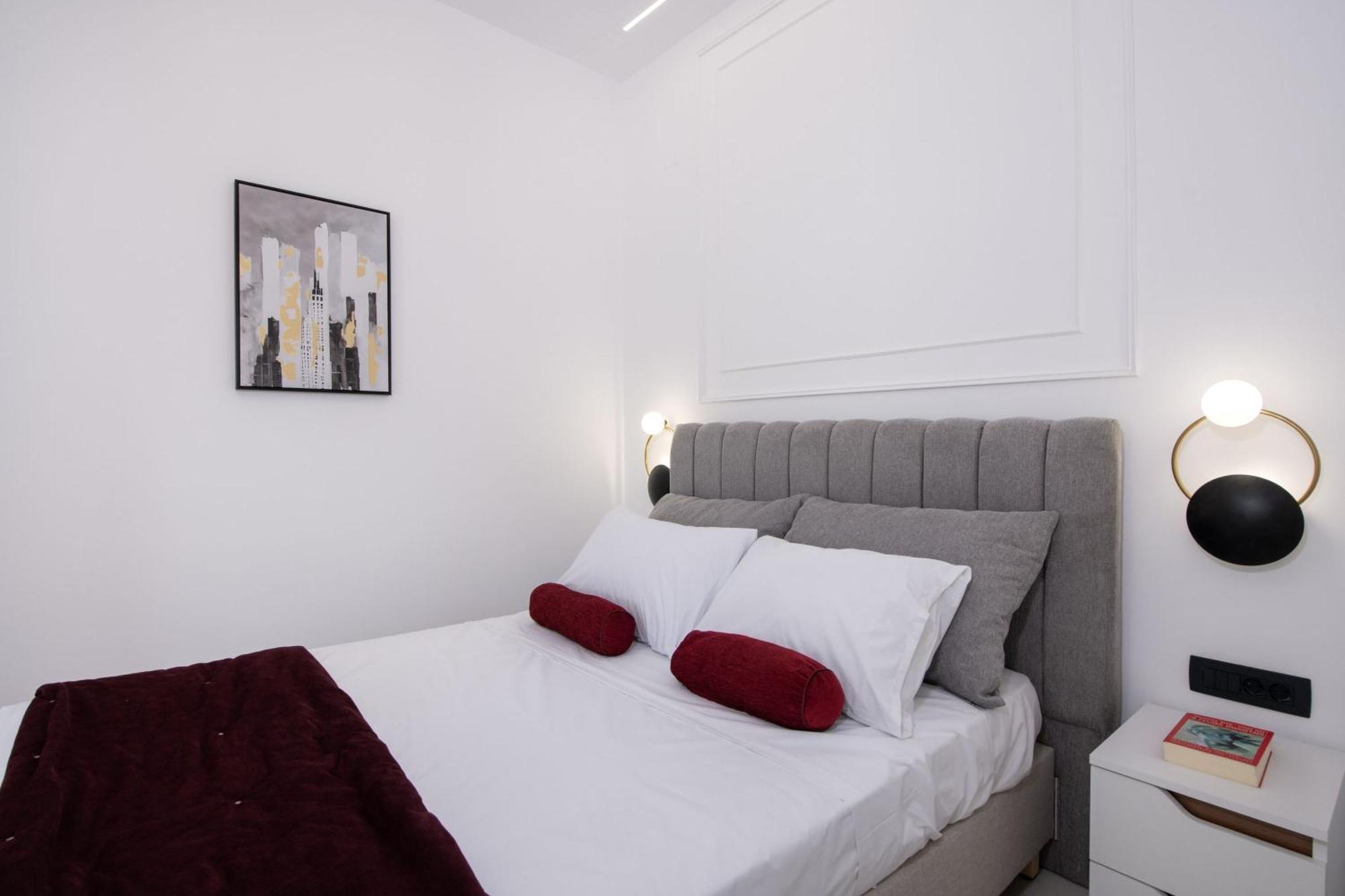 Cherry Central Luxury Suites Chania  Bagian luar foto