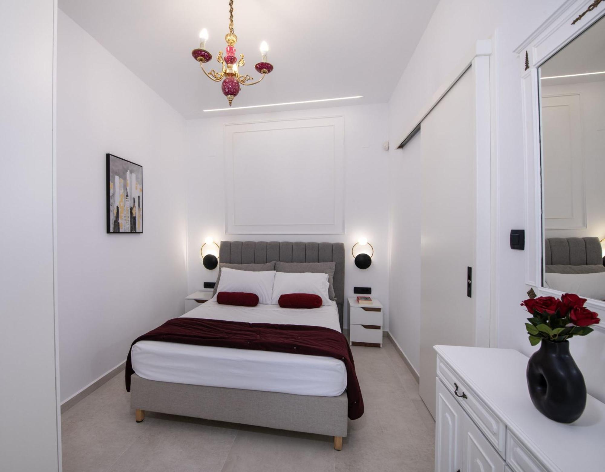 Cherry Central Luxury Suites Chania  Bagian luar foto
