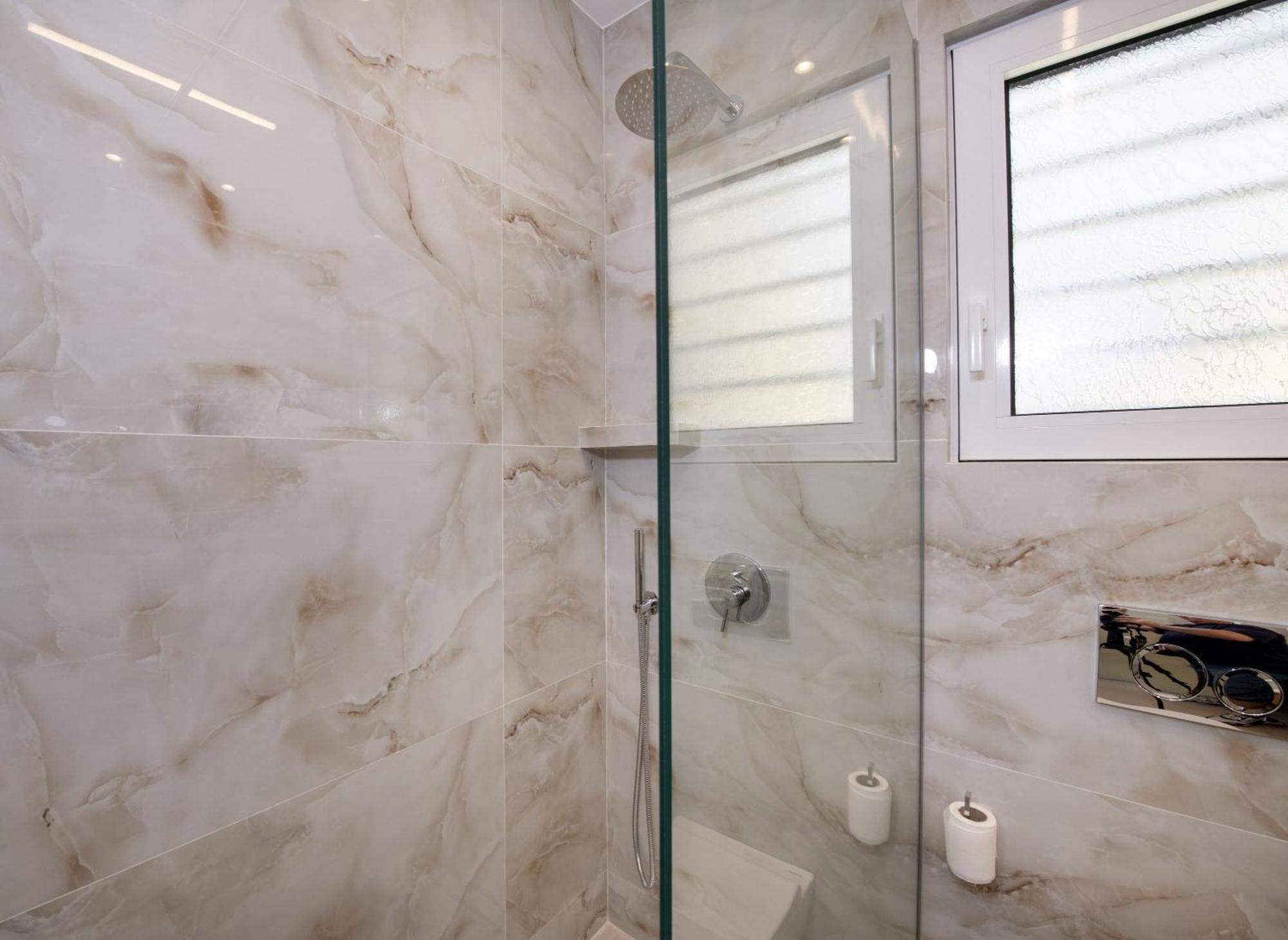Cherry Central Luxury Suites Chania  Bagian luar foto