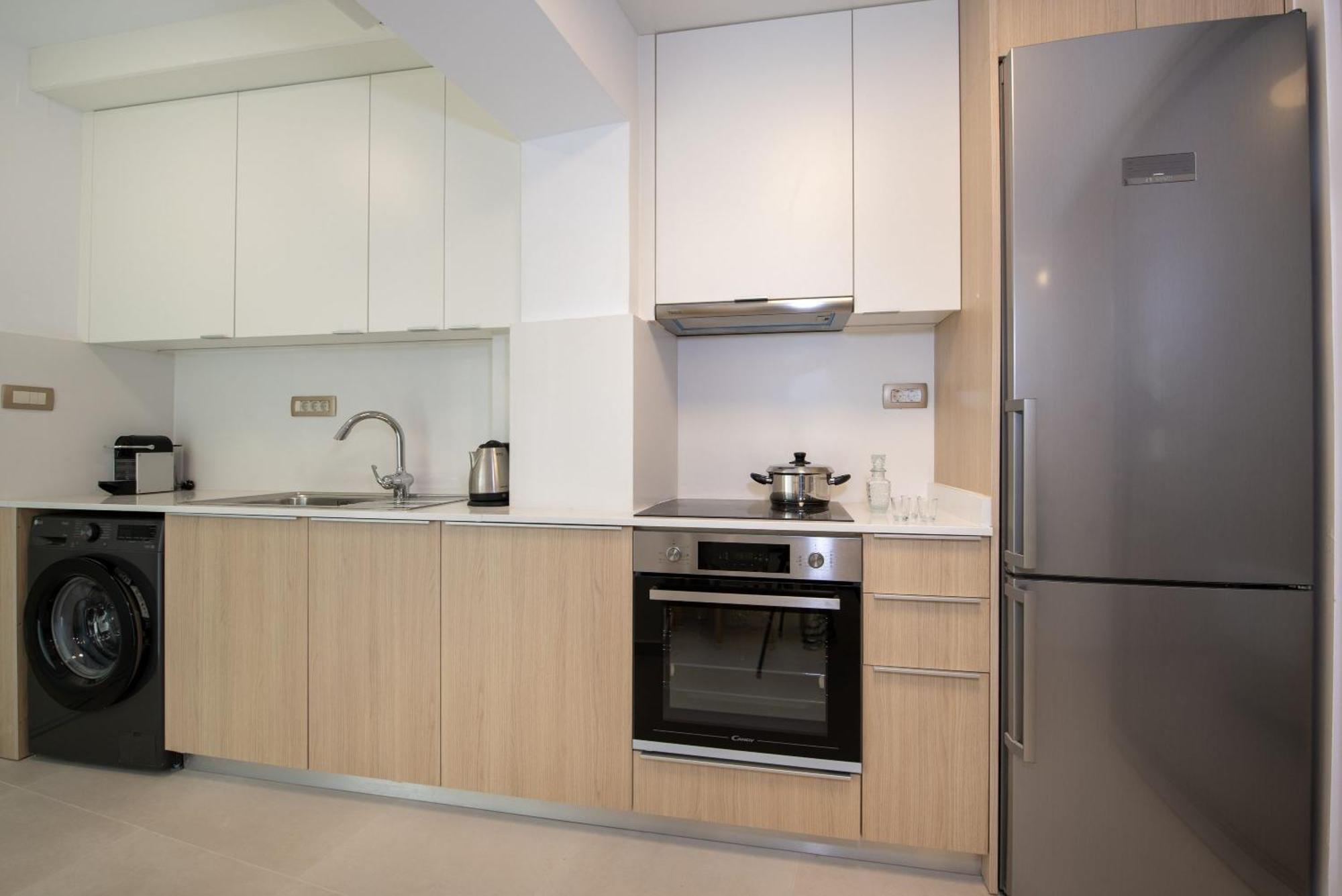 Cherry Central Luxury Suites Chania  Bagian luar foto