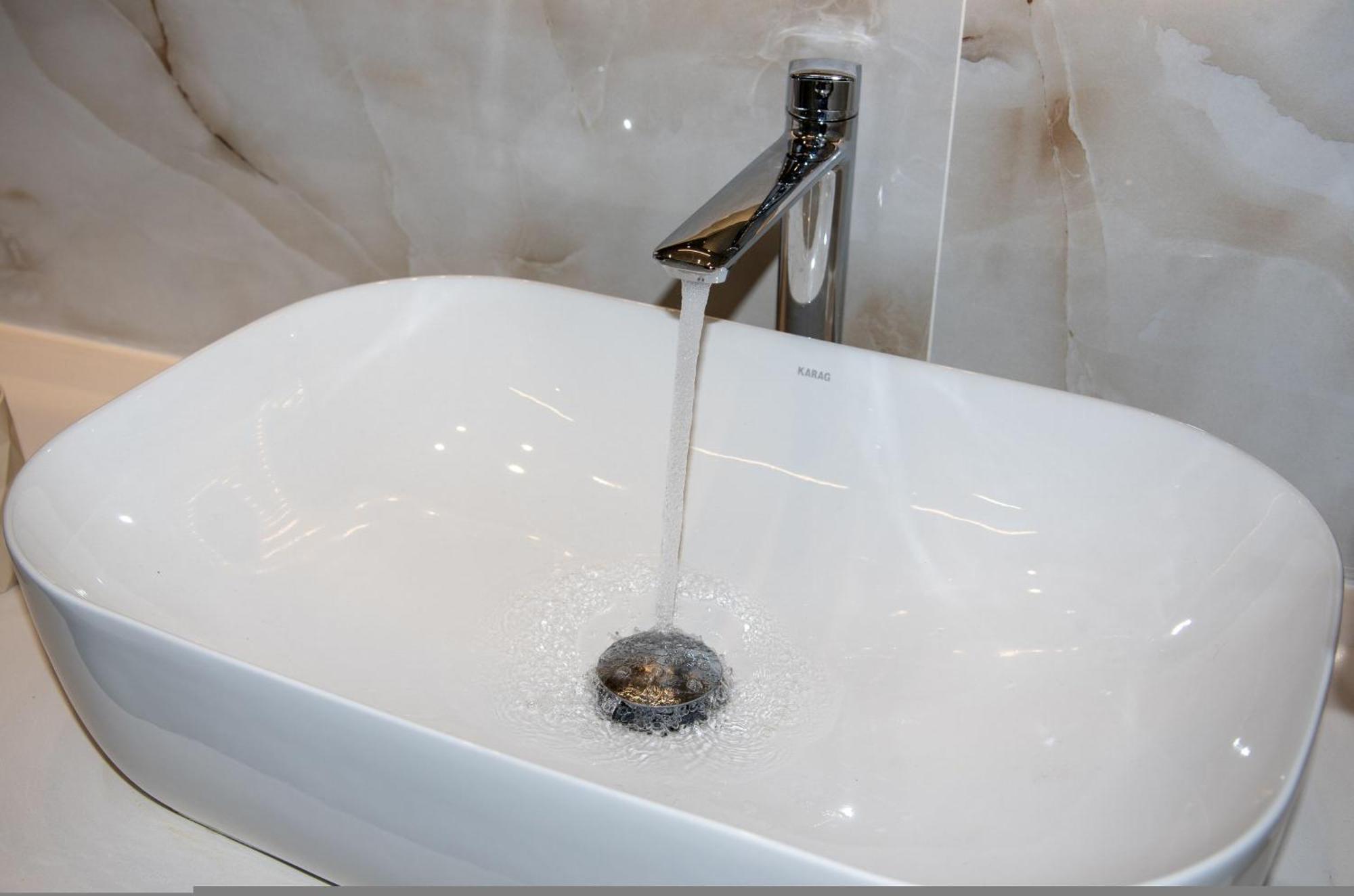 Cherry Central Luxury Suites Chania  Bagian luar foto