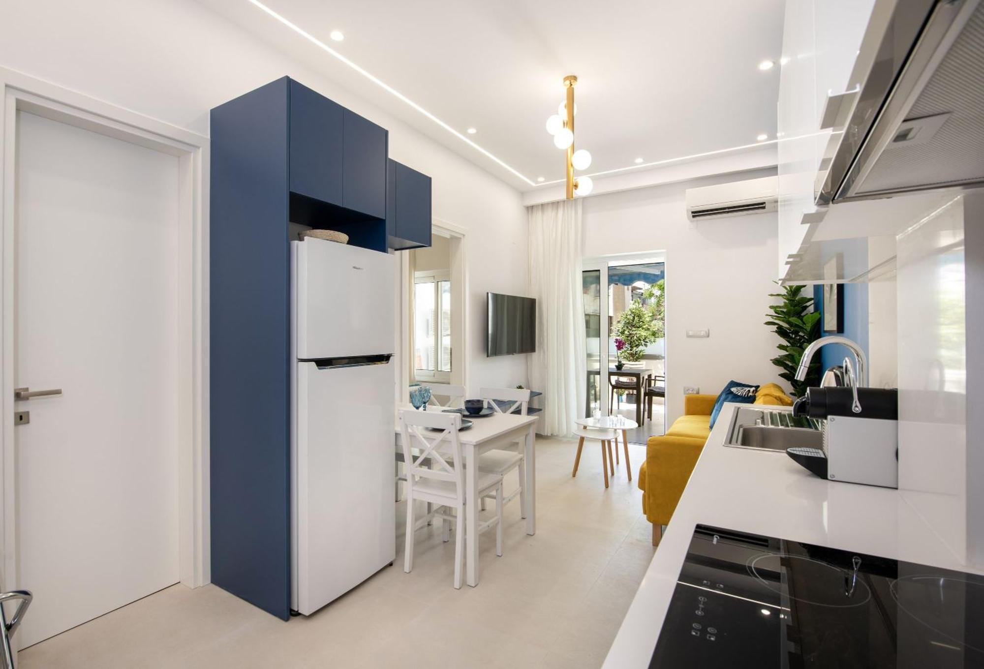 Cherry Central Luxury Suites Chania  Bagian luar foto