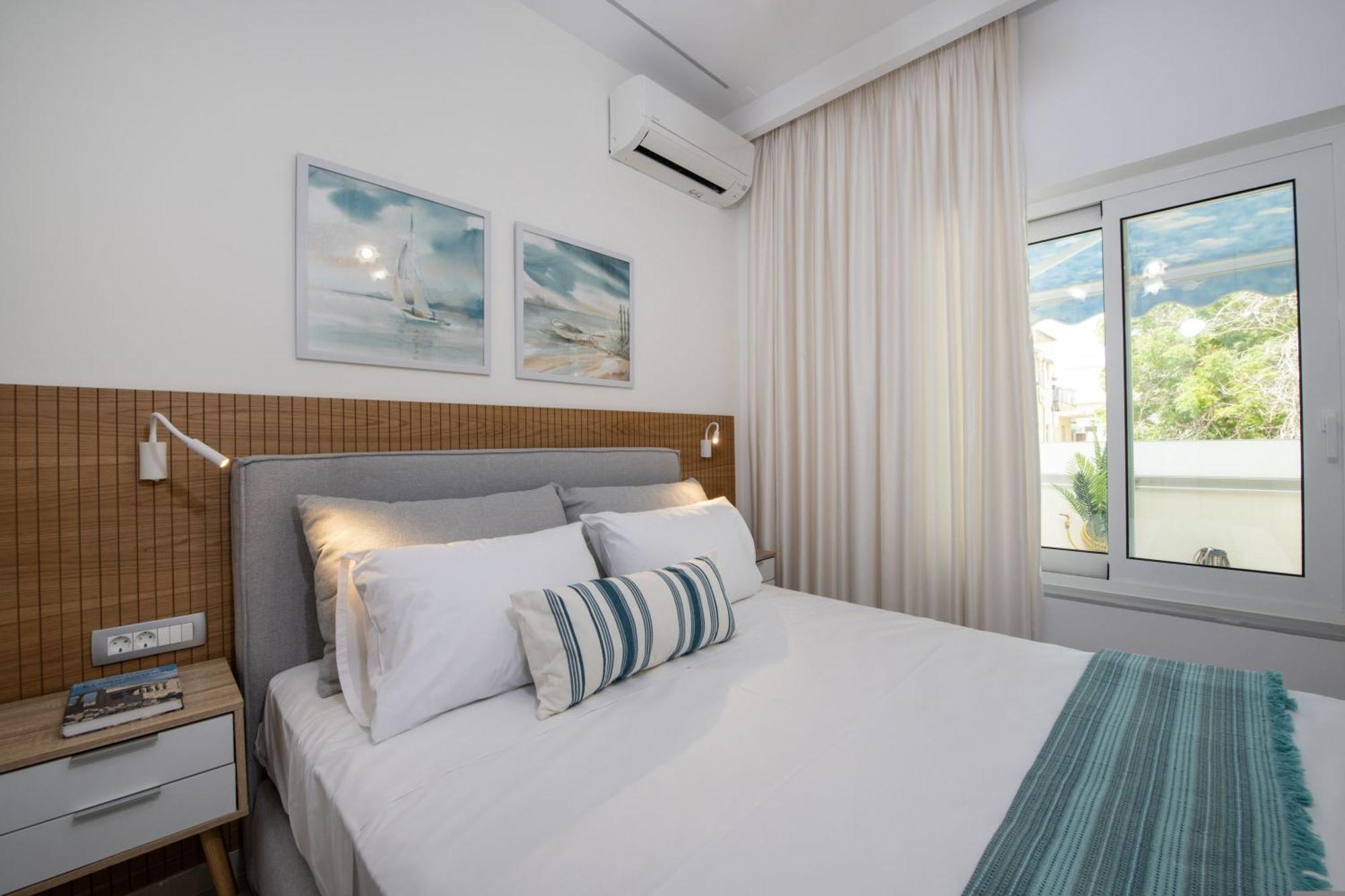Cherry Central Luxury Suites Chania  Bagian luar foto